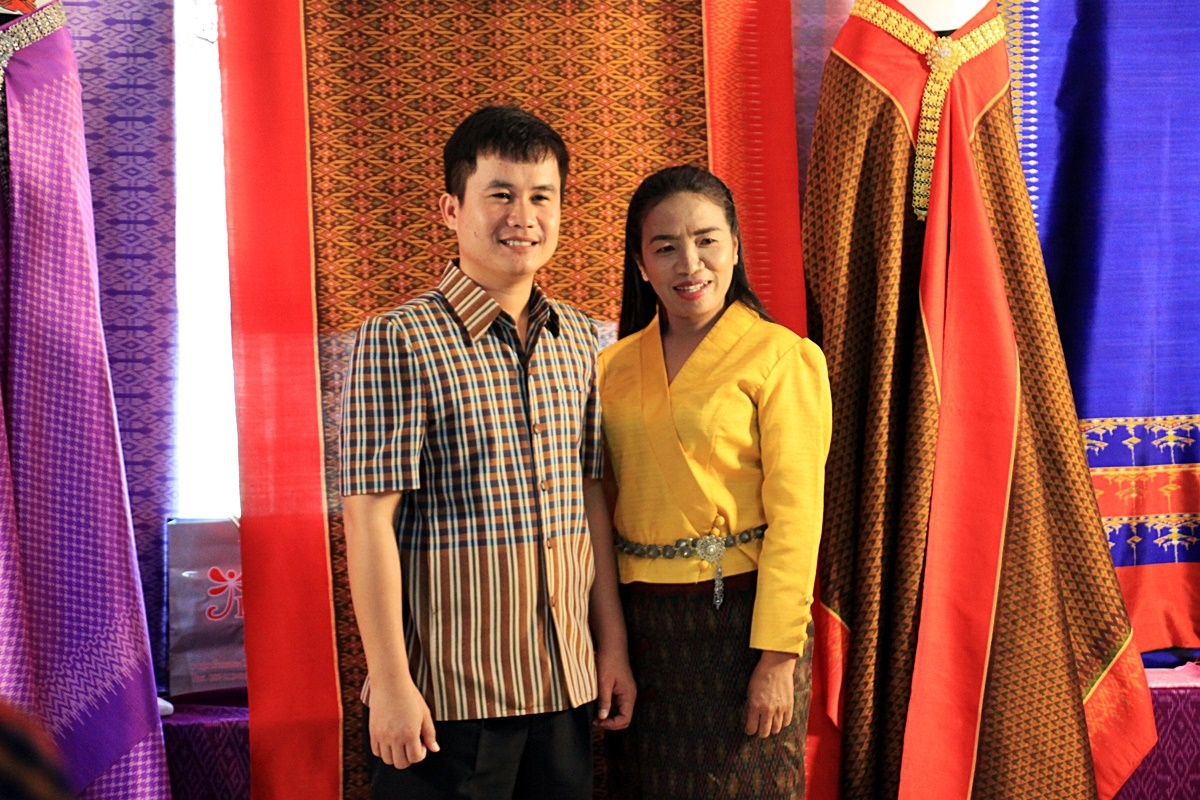 สืบสานอนุรักษ์ศิลป์ ผ้าถิ่นไทย ดำรงค์ไว้ในแผ่นดิน(สวมใส่ผ้าไทย ผ้าไหมบุรีรัมย์)