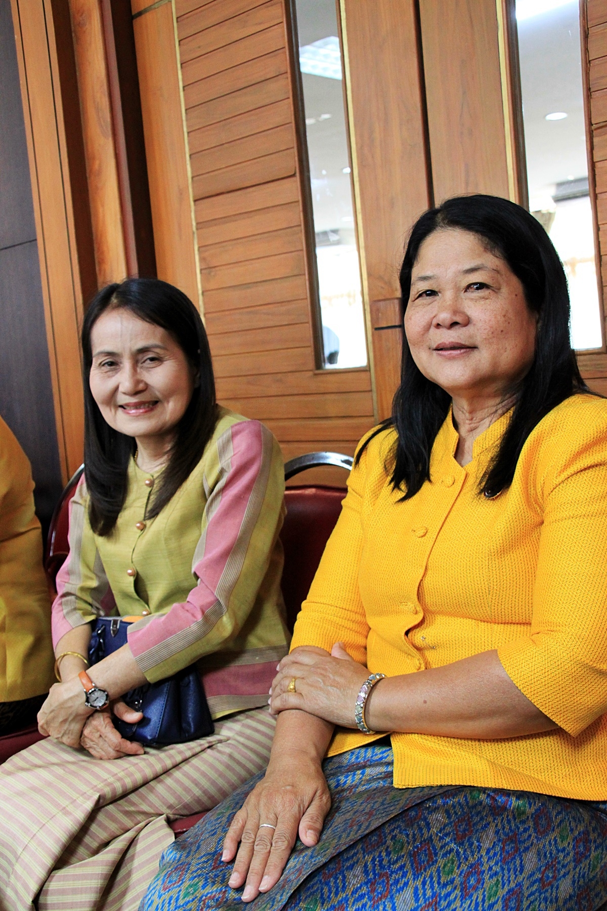 สืบสานอนุรักษ์ศิลป์ ผ้าถิ่นไทย ดำรงค์ไว้ในแผ่นดิน(สวมใส่ผ้าไทย ผ้าไหมบุรีรัมย์)