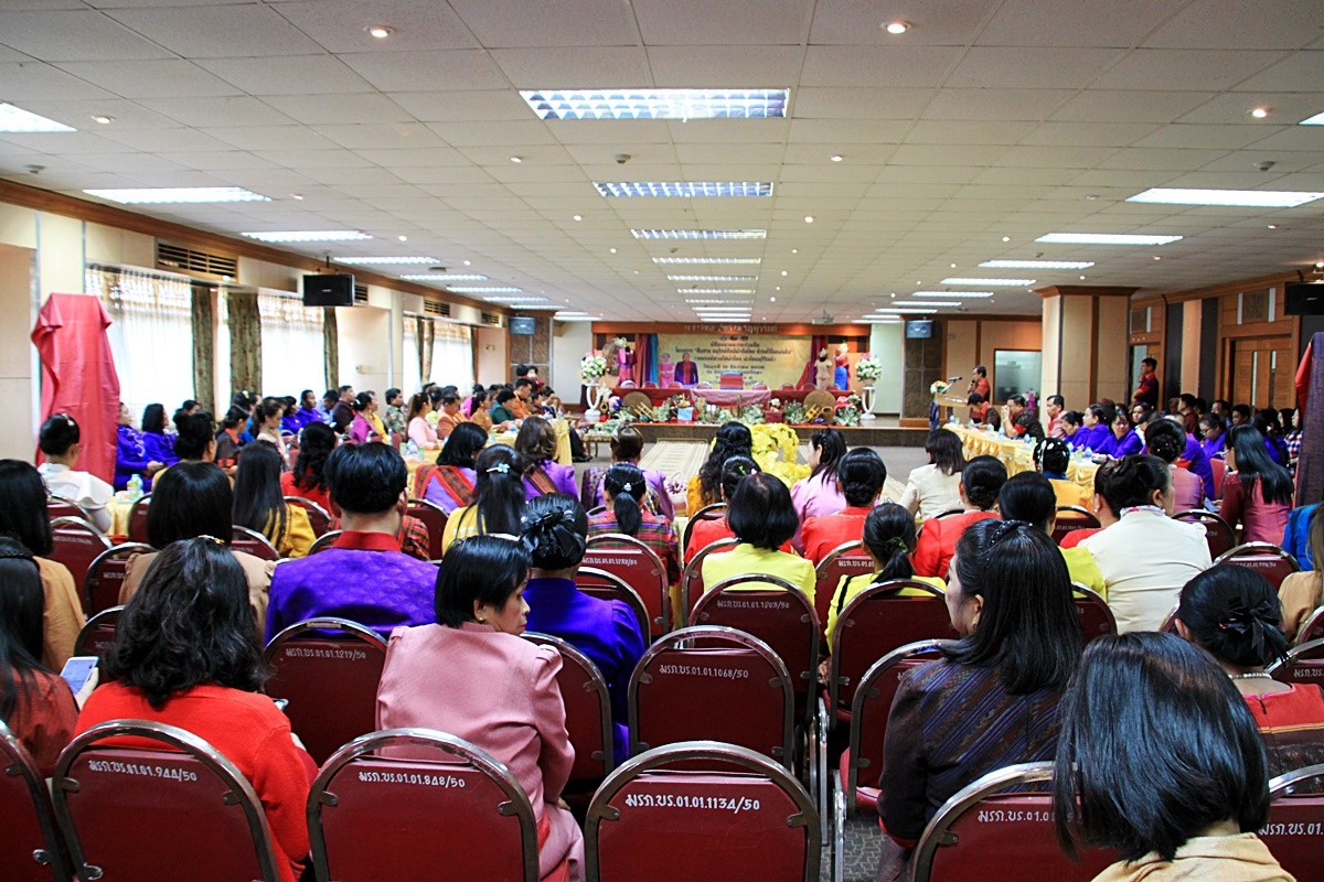 สืบสานอนุรักษ์ศิลป์ ผ้าถิ่นไทย ดำรงค์ไว้ในแผ่นดิน(สวมใส่ผ้าไทย ผ้าไหมบุรีรัมย์)