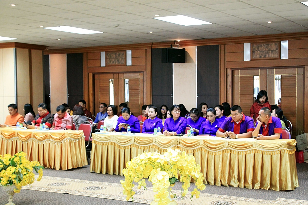 สืบสานอนุรักษ์ศิลป์ ผ้าถิ่นไทย ดำรงค์ไว้ในแผ่นดิน(สวมใส่ผ้าไทย ผ้าไหมบุรีรัมย์)