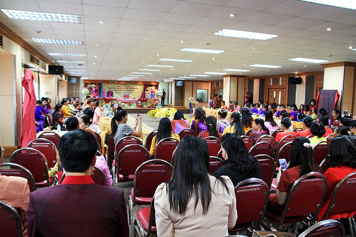 สืบสานอนุรักษ์ศิลป์ ผ้าถิ่นไทย ดำรงค์ไว้ในแผ่นดิน(สวมใส่ผ้าไทย ผ้าไหมบุรีรัมย์)