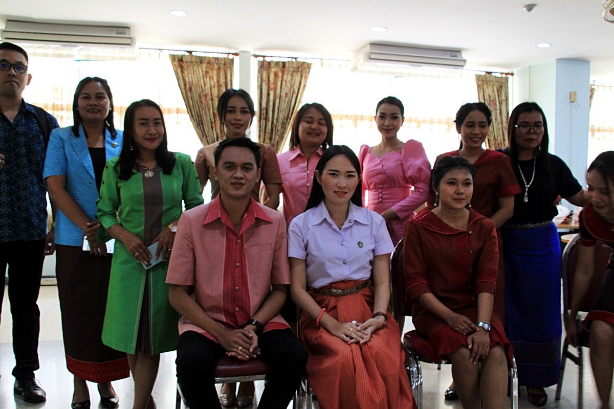 สืบสานอนุรักษ์ศิลป์ ผ้าถิ่นไทย ดำรงค์ไว้ในแผ่นดิน(สวมใส่ผ้าไทย ผ้าไหมบุรีรัมย์)