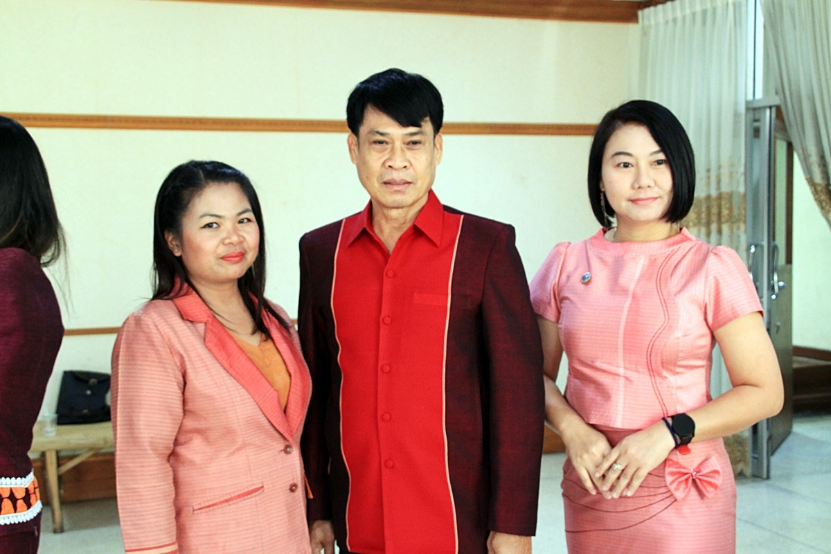 สืบสานอนุรักษ์ศิลป์ ผ้าถิ่นไทย ดำรงค์ไว้ในแผ่นดิน(สวมใส่ผ้าไทย ผ้าไหมบุรีรัมย์)