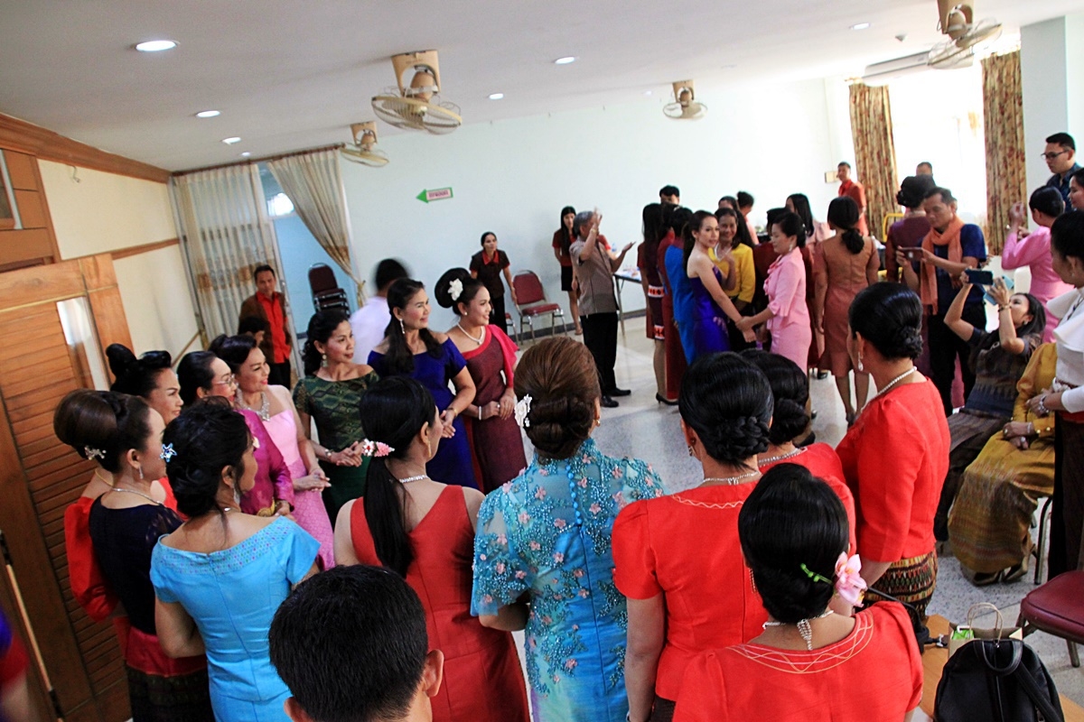 สืบสานอนุรักษ์ศิลป์ ผ้าถิ่นไทย ดำรงค์ไว้ในแผ่นดิน(สวมใส่ผ้าไทย ผ้าไหมบุรีรัมย์)
