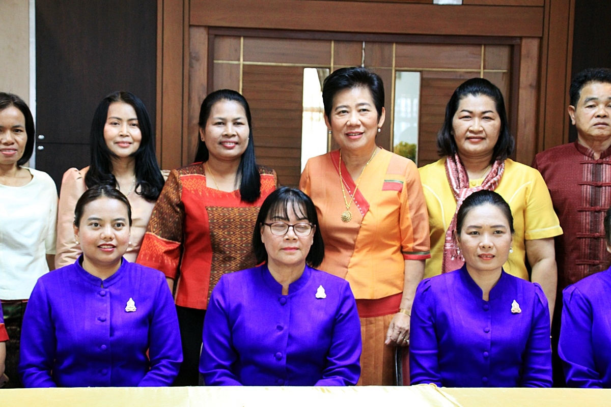สืบสานอนุรักษ์ศิลป์ ผ้าถิ่นไทย ดำรงค์ไว้ในแผ่นดิน(สวมใส่ผ้าไทย ผ้าไหมบุรีรัมย์)