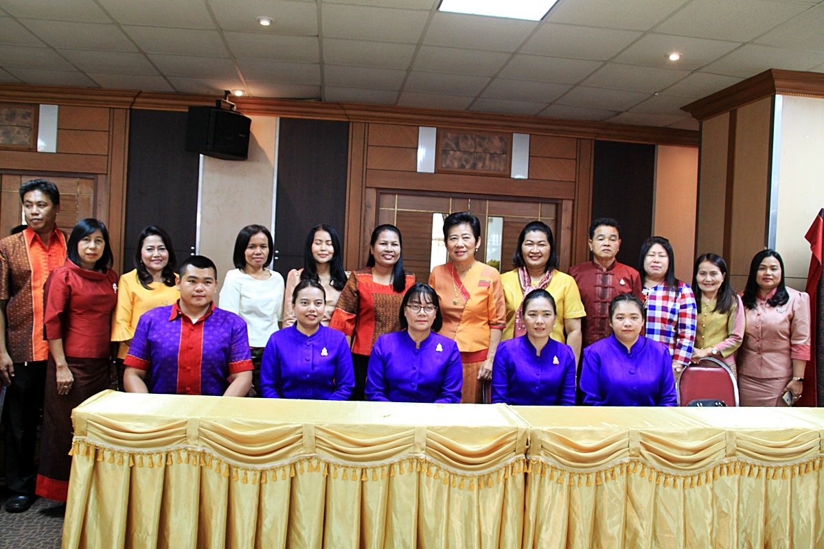 สืบสานอนุรักษ์ศิลป์ ผ้าถิ่นไทย ดำรงค์ไว้ในแผ่นดิน(สวมใส่ผ้าไทย ผ้าไหมบุรีรัมย์)
