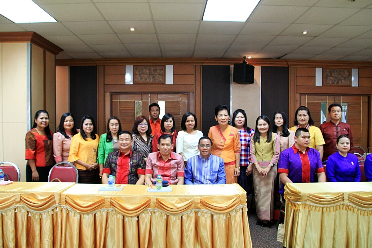 สืบสานอนุรักษ์ศิลป์ ผ้าถิ่นไทย ดำรงค์ไว้ในแผ่นดิน(สวมใส่ผ้าไทย ผ้าไหมบุรีรัมย์)