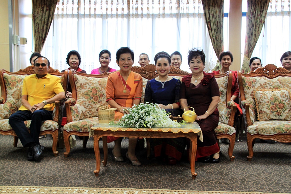 สืบสานอนุรักษ์ศิลป์ ผ้าถิ่นไทย ดำรงค์ไว้ในแผ่นดิน(สวมใส่ผ้าไทย ผ้าไหมบุรีรัมย์)