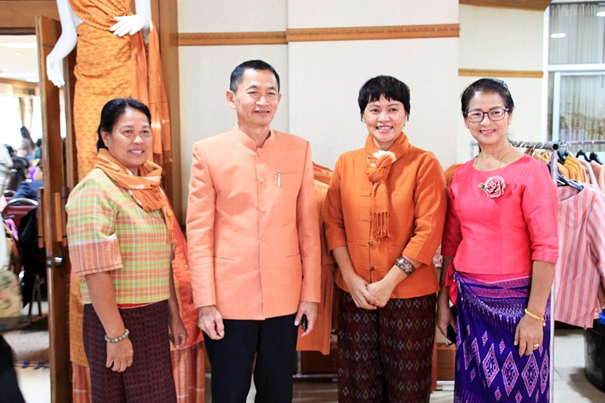 สืบสานอนุรักษ์ศิลป์ ผ้าถิ่นไทย ดำรงค์ไว้ในแผ่นดิน(สวมใส่ผ้าไทย ผ้าไหมบุรีรัมย์)