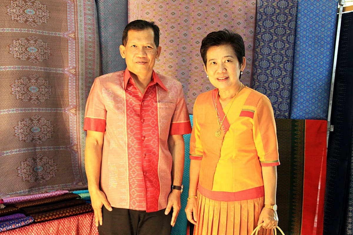 สืบสานอนุรักษ์ศิลป์ ผ้าถิ่นไทย ดำรงค์ไว้ในแผ่นดิน(สวมใส่ผ้าไทย ผ้าไหมบุรีรัมย์)