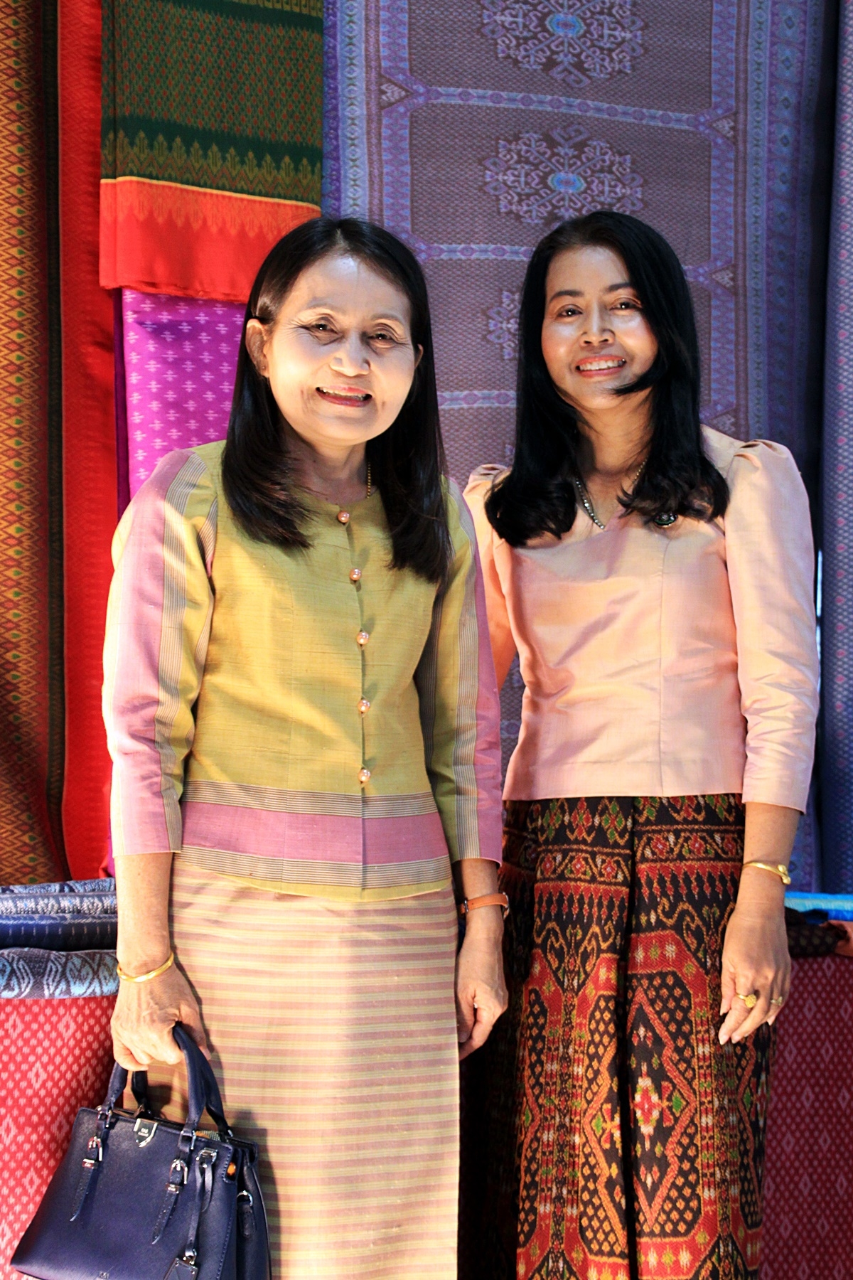 สืบสานอนุรักษ์ศิลป์ ผ้าถิ่นไทย ดำรงค์ไว้ในแผ่นดิน(สวมใส่ผ้าไทย ผ้าไหมบุรีรัมย์)