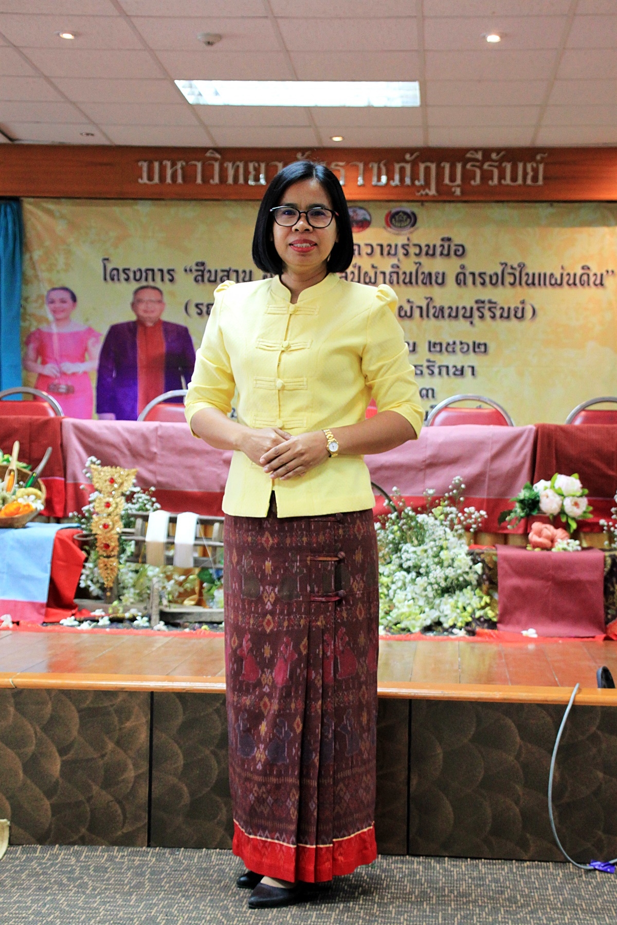 สืบสานอนุรักษ์ศิลป์ ผ้าถิ่นไทย ดำรงค์ไว้ในแผ่นดิน(สวมใส่ผ้าไทย ผ้าไหมบุรีรัมย์)