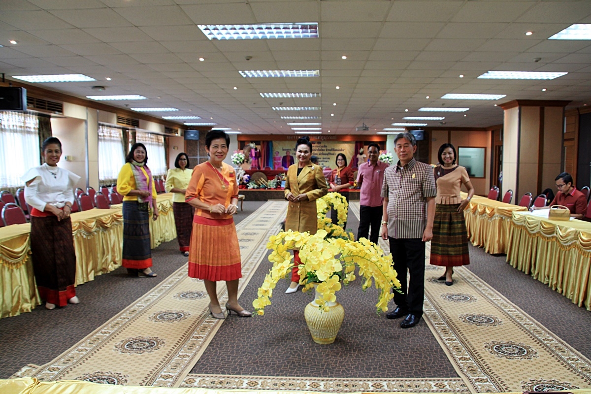 สืบสานอนุรักษ์ศิลป์ ผ้าถิ่นไทย ดำรงค์ไว้ในแผ่นดิน(สวมใส่ผ้าไทย ผ้าไหมบุรีรัมย์)
