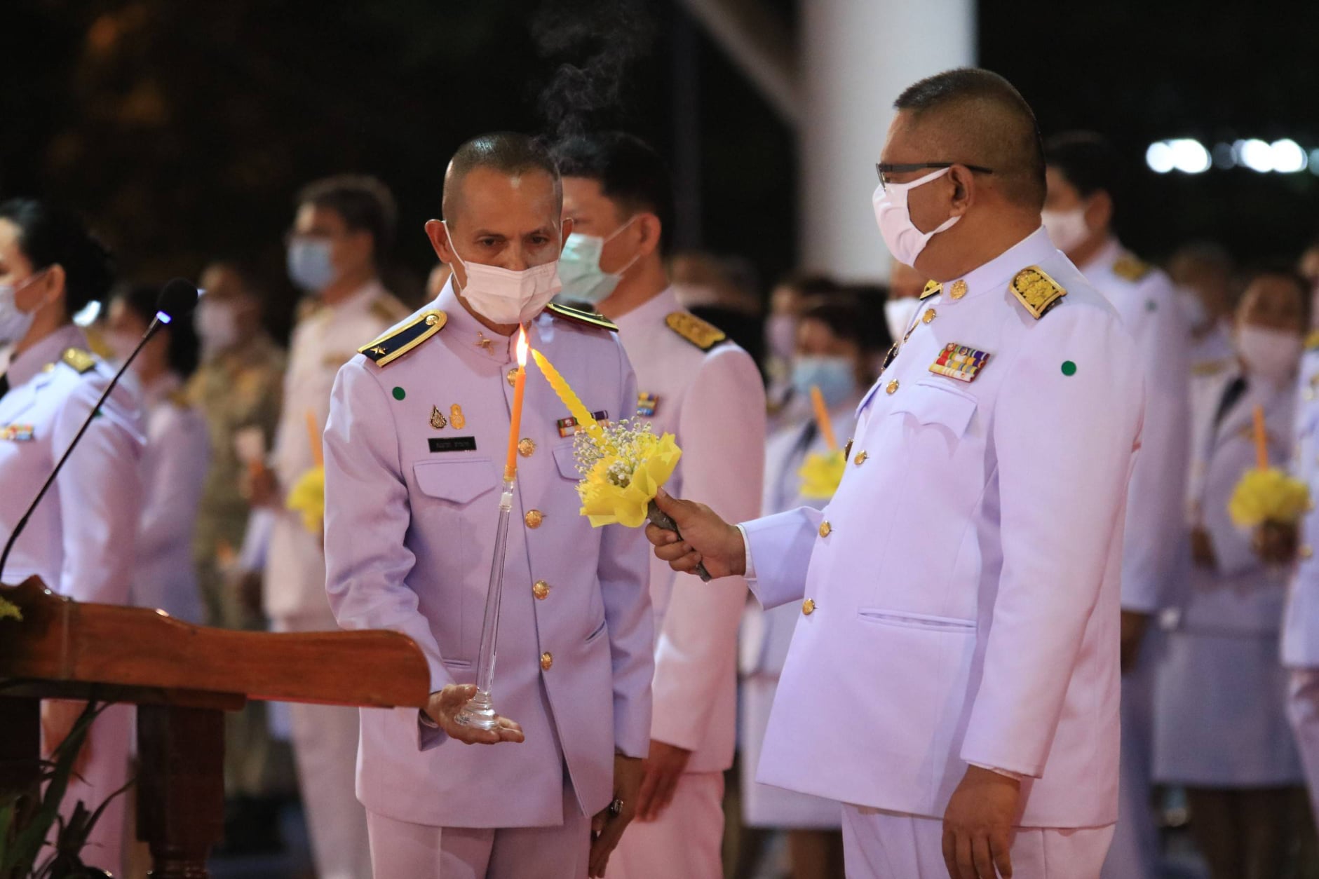 พช.บุรีรัมย์ พร้อมใจประกอบพิธีจุดเทียนเพื่อแสดงความจงรักภักดีและน้อมรำลึกในพระมหากรุณาธิคุณ เนื่องในวันคล้ายวันสวรรคต พระบาทสมเด็จพระบรมชนกาธิเบศร มหาภูมิพลอดุลยเดชมหาราช บรมนาถบพิตร