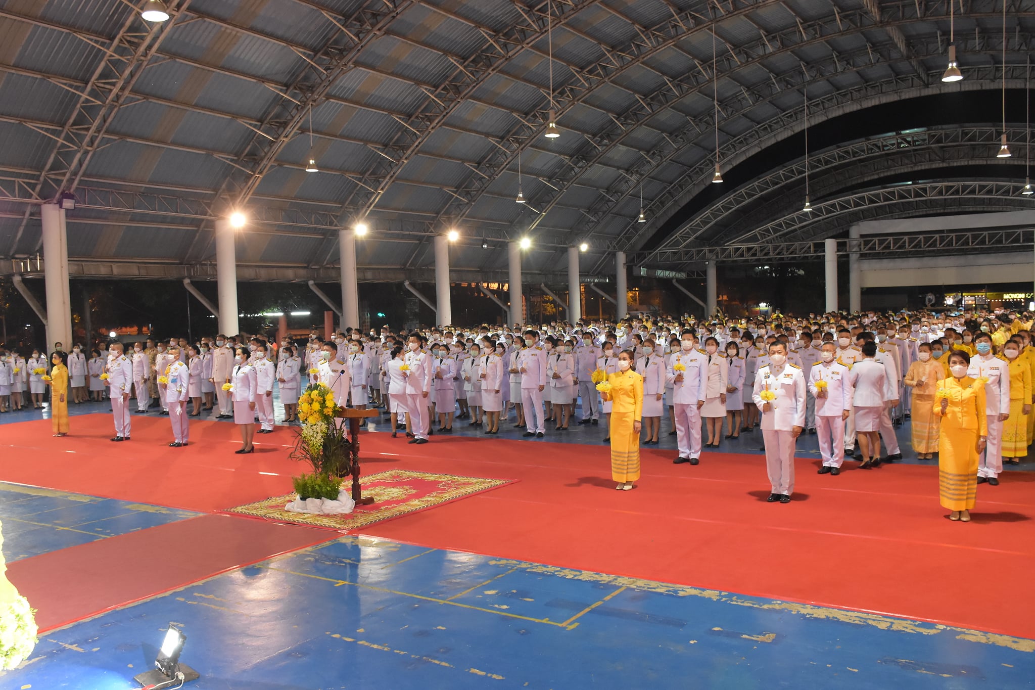 พช.บุรีรัมย์ พร้อมใจประกอบพิธีจุดเทียนเพื่อแสดงความจงรักภักดีและน้อมรำลึกในพระมหากรุณาธิคุณ เนื่องในวันคล้ายวันสวรรคต พระบาทสมเด็จพระบรมชนกาธิเบศร มหาภูมิพลอดุลยเดชมหาราช บรมนาถบพิตร