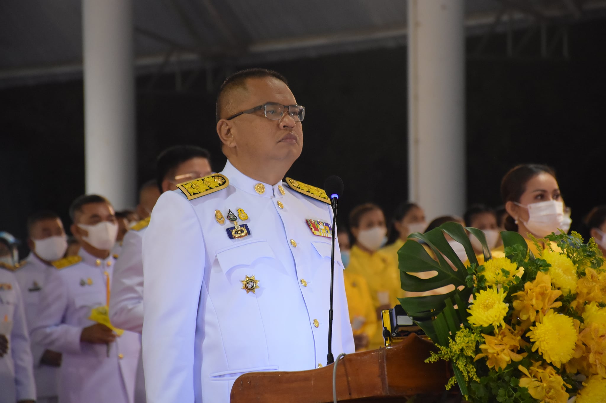 พช.บุรีรัมย์ พร้อมใจประกอบพิธีจุดเทียนเพื่อแสดงความจงรักภักดีและน้อมรำลึกในพระมหากรุณาธิคุณ เนื่องในวันคล้ายวันสวรรคต พระบาทสมเด็จพระบรมชนกาธิเบศร มหาภูมิพลอดุลยเดชมหาราช บรมนาถบพิตร