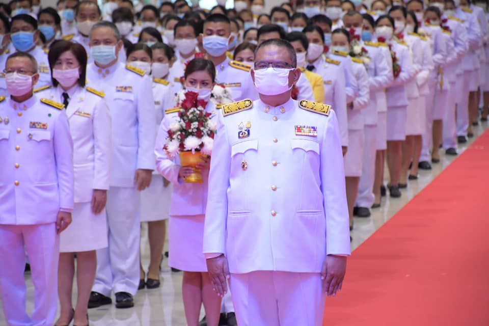 พช.บุรีรัมย์ ร่วมพิธีวางพานพุ่ม เนื่องในวันคล้ายวันพระราชสมภาพครบ 120 ปี สมเด็จพระศรีนครินทราบรมราชชนนี