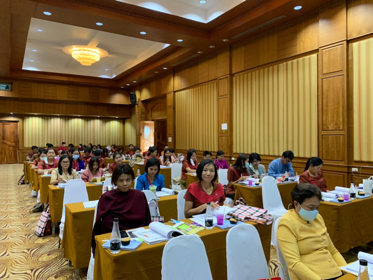 พช.บุรีรัมย์ ประชุมเชิงปฏิบัติการเพิ่มประสิทธิภาพการปฏิบัติงานเจ้าหน้าที่พัฒนาชุมชน