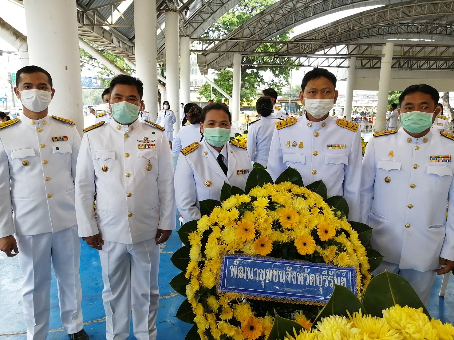 พช.บุรีรัมย์ ร่วมพิธีถวายบังคม และวางพวงมาลา น้อมรำลึก เนื่องในวันคล้ายวันสวรรคตพระบาทสมเด็จพระบรมชนกาธิเบศร มหาภูมิพลอดุลยเดชมหาราช บรมนาถบพิตร