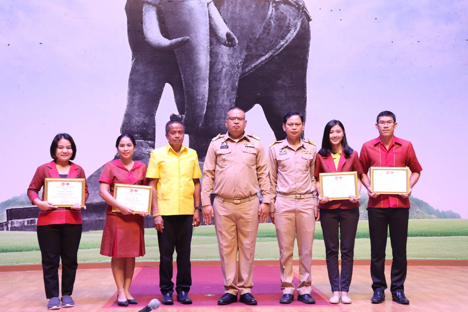 พัฒนาการจังหวัดบุรีรัมย์ ร่วมประชุมหัวหน้าส่วนราชการจังหวัดบุรีรัมย์ครั้งที่ 10 / 2563