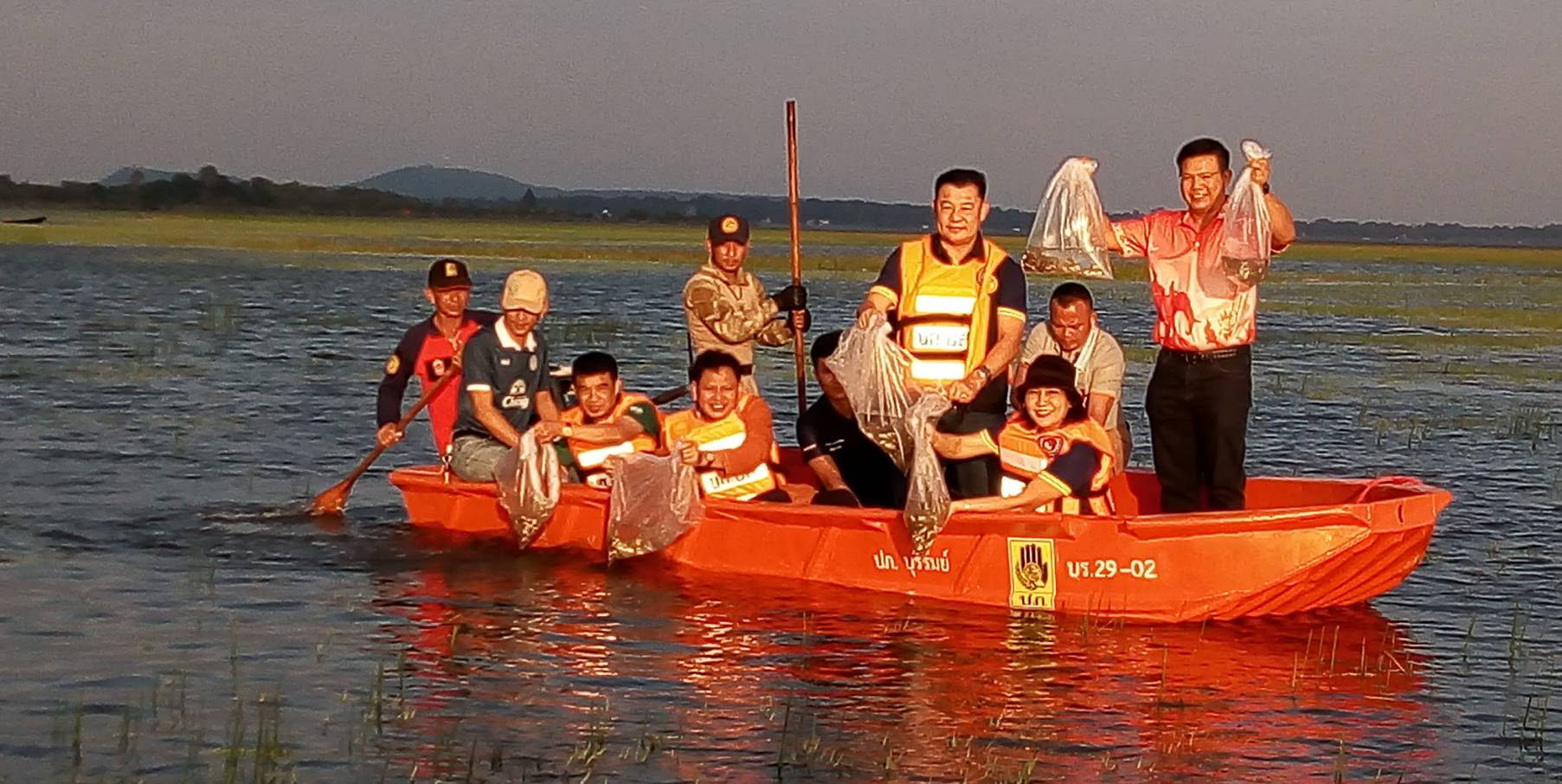 รองผู้ว่าจังหวัดบุรีรัมย์ ลงพื้นที่เยี่ยมชมชุมชนท่องเที่ยว OTOP นวัตวิถีบ้านสวายสอ หมู่บ้านนกกระเรียน