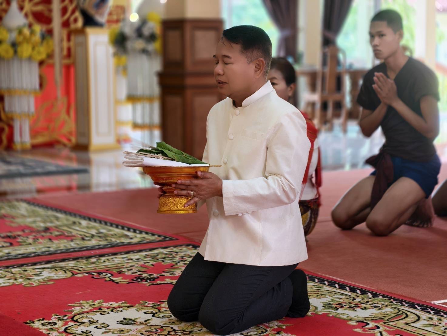 🔆พจ.บุรีรัมย์ 🔆ร่วมเชิญพระพุทธสุวรรณรังษี ( พระเจ้าทองล้น )ประดิษฐานบนรถ เพื่อนำไปตั้งขบวน ออกให้ประชาชนสรงน้ำ