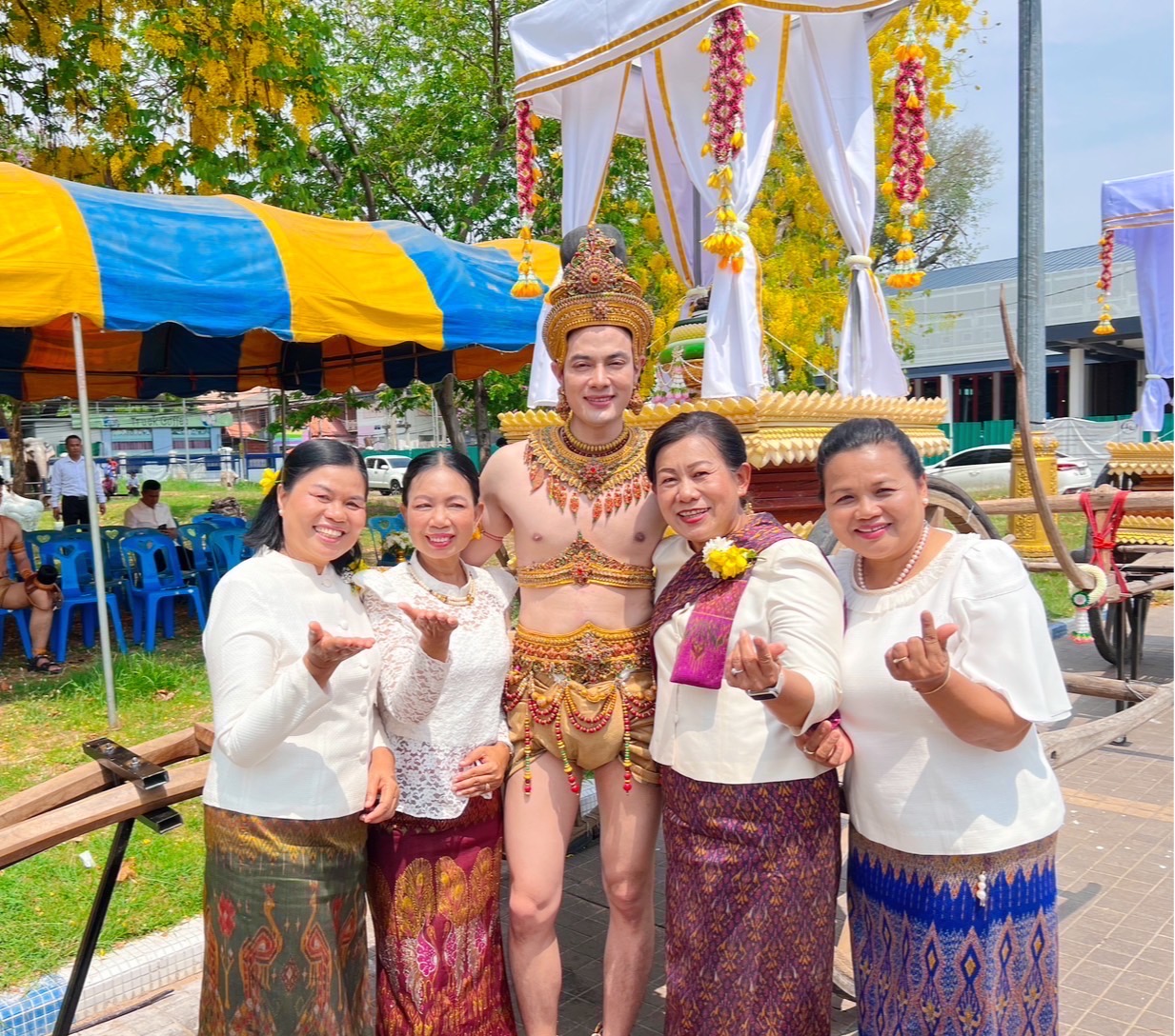 🔆พจ.บุรีรัมย์ 🔆ร่วมเชิญพระพุทธสุวรรณรังษี ( พระเจ้าทองล้น )ประดิษฐานบนรถ เพื่อนำไปตั้งขบวน ออกให้ประชาชนสรงน้ำ
