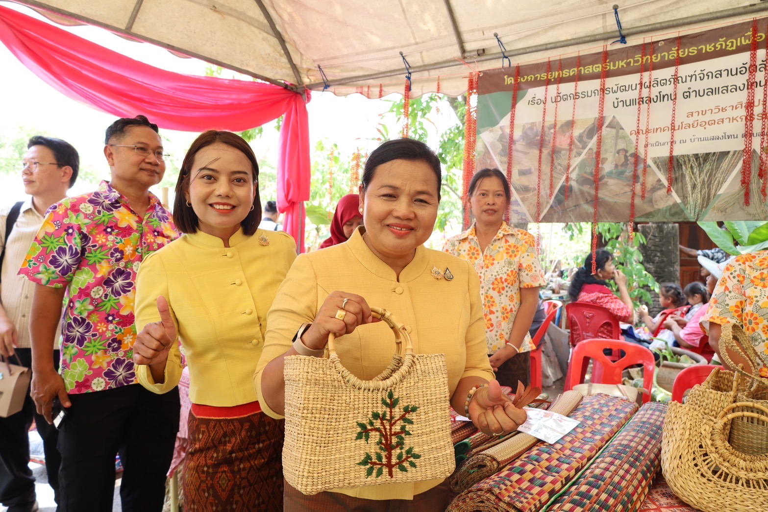 🔆พจ.บุรีรัมย์🔆ร่วมเป็นเกียรติในพิธีเปิดโครงการจัดงานประเพณีวัฒนธรรมท้องถิ่น งานแห่ตาปูบ้านแสลงโทน
