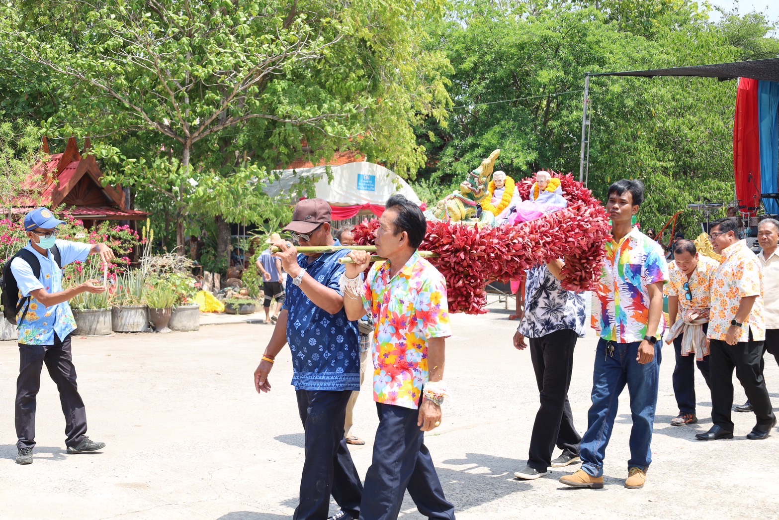 🔆พจ.บุรีรัมย์🔆ร่วมเป็นเกียรติในพิธีเปิดโครงการจัดงานประเพณีวัฒนธรรมท้องถิ่น งานแห่ตาปูบ้านแสลงโทน