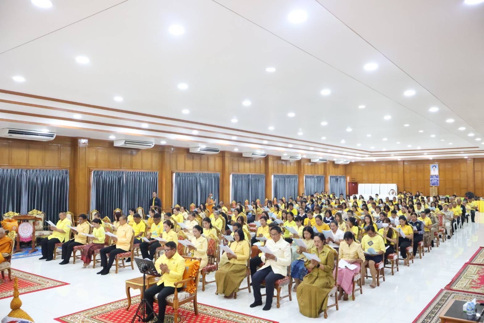 🔆พช.บุรีรัมย์🔆 ร่วมพิธีเจริญพระพุทธมนต์เฉลิมพระเกียรติถวายพระพรชัยมงคลแด่ พระบาทสมเด็จพระเจ้าอยู่หัว และพระบรมวงศานุวงศ์ ประจําปีพุทธศักราช ๒๕๖๘