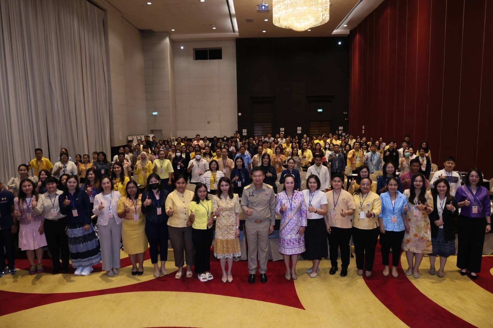 🔆พช.บุรีรัมย์🔆 ร่วมประชุมเชิงปฏิบัติการเพิ่มประสิทธิภาพ OTOP Big Data เพื่อการพัฒนางาน OTOP