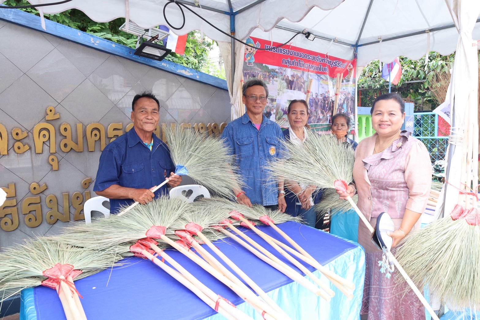 🔆พจ.บุรีรัมย์🔆 ร่วมตรวจเยี่ยมเกษตรกรและผู้ประกอบการในกิจกรรมจัดจุดจําหน่ายสินค้า “ตลาดนัดสามเกลอ”