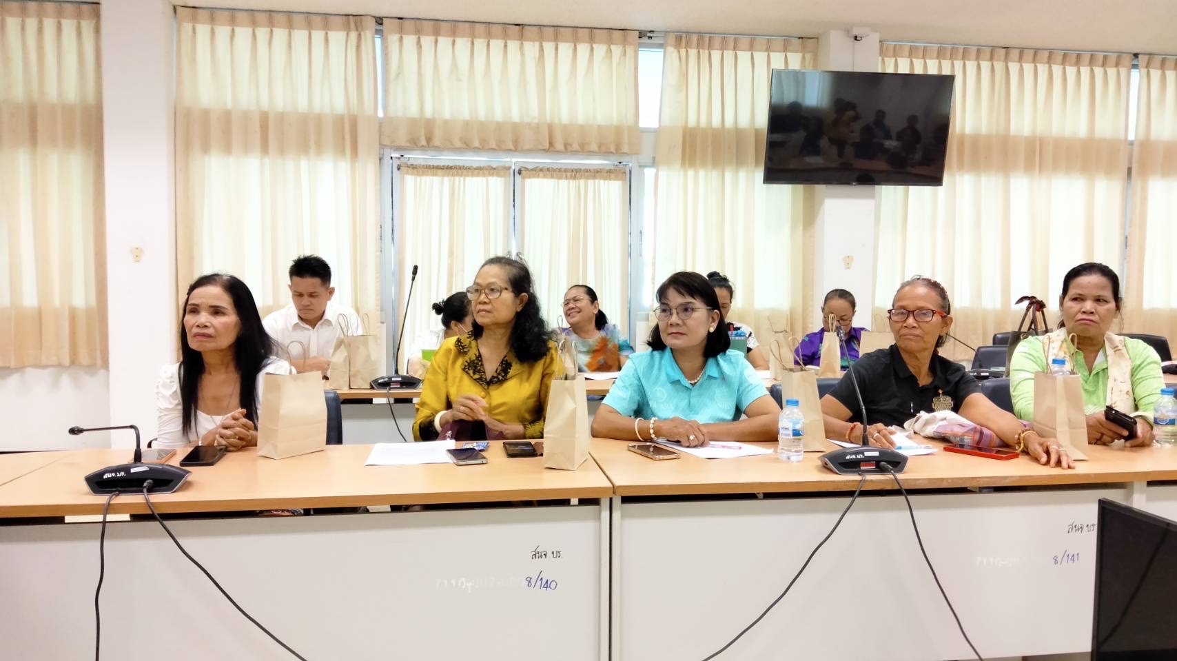 🔆พช.บุรีรัมย์🔆 พิจารณาคัดเลือกและประชุมเตรียมความพร้อมผู้ประกอบการ OTOP เข้าร่วมงาน OTOP Midyear 2025
