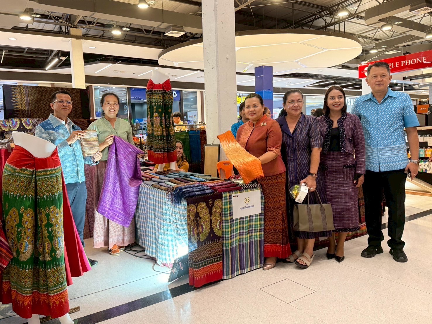 🔆พช.บุรีรัมย์🔆 จัดกิจกรรมทดสอบตลาดตามโครงการส่งเสริมกระบวนการเครือข่ายองค์ความรู้ (Knowledge – Based OTOP : KBO)