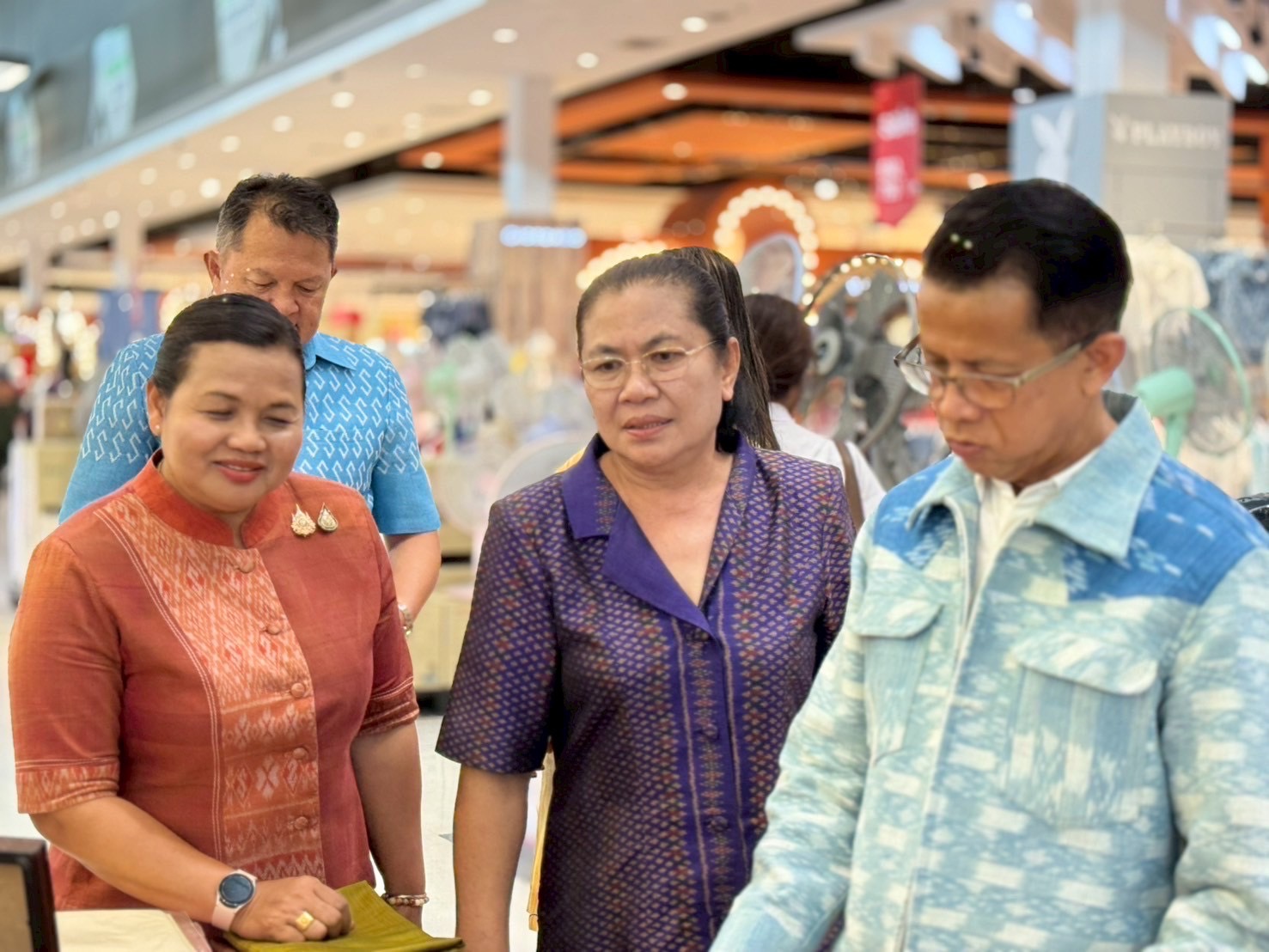 🔆พช.บุรีรัมย์🔆 จัดกิจกรรมทดสอบตลาดตามโครงการส่งเสริมกระบวนการเครือข่ายองค์ความรู้ (Knowledge – Based OTOP : KBO)