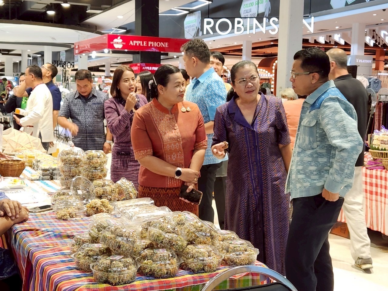 🔆พช.บุรีรัมย์🔆 จัดกิจกรรมทดสอบตลาดตามโครงการส่งเสริมกระบวนการเครือข่ายองค์ความรู้ (Knowledge – Based OTOP : KBO)