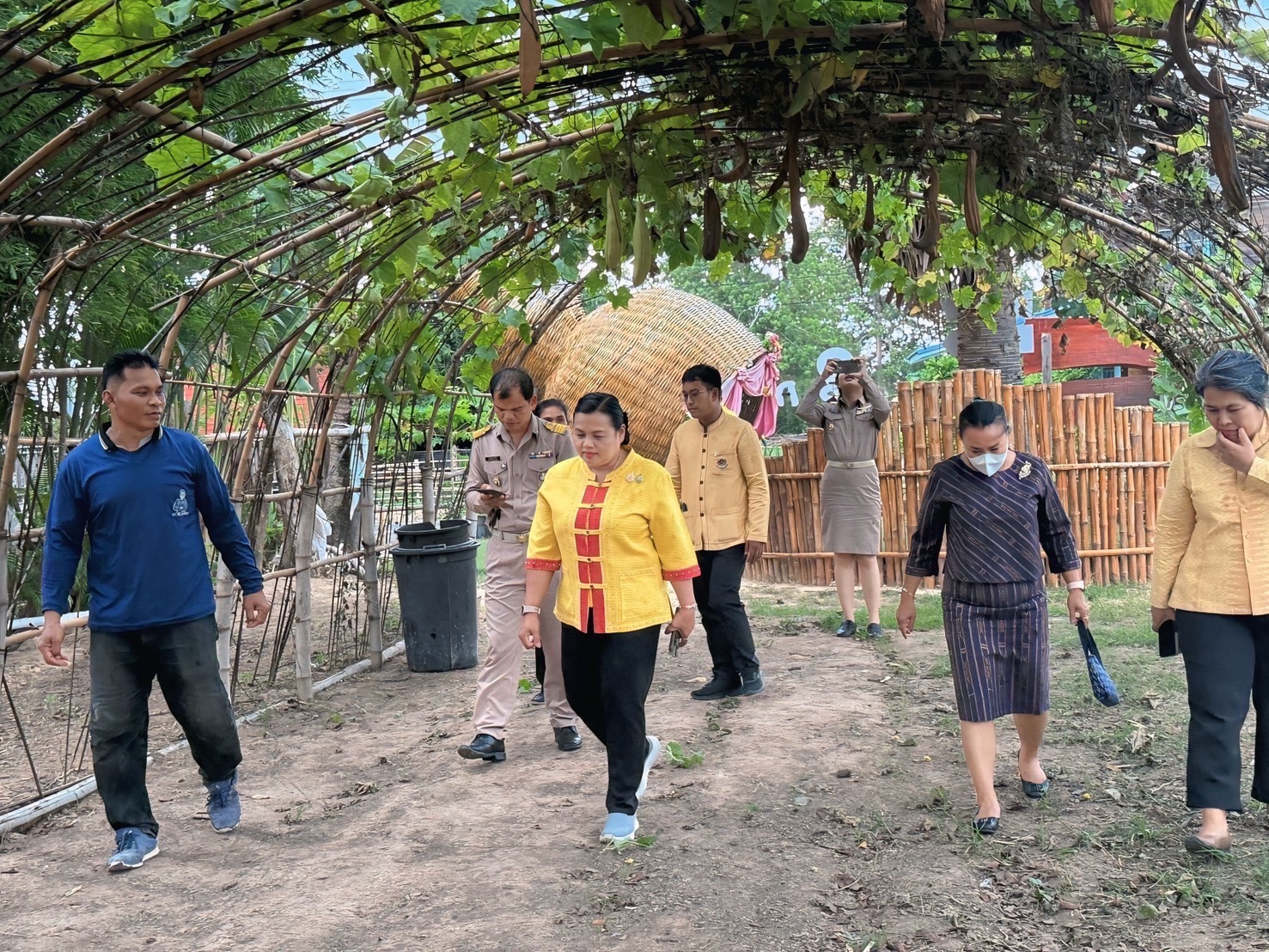 🔆พช.บุรีรัมย์🔆เตรียมความพร้อมการดำเนินงานการขับเคลื่อนกิจกรรมต่อยอดและขยายผลการน้อมนำแนวพระราชดำริของสมเด็จพระกนิษฐาธิราชเจ้า กรมสมเด็จพระเทพรัตนราชสุดาฯ สยามบรมราชกุมารี สู่ปฏิบัติการปลูกผักสวนครัว เพื่อสร้างความมั่นคงทางอาหาร ตามโครงการ “เส้นทางนี้มีผล ผู้คนรักกัน” สู่หมู่บ้านต้นแบบระดับจังหวัด