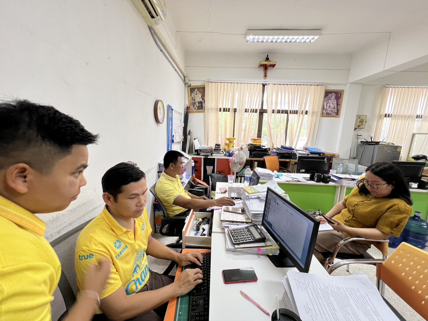 🔆พช.บุรีรัมย์🔆ลงพื้นที่ สนับสนุนการลงโปรแกรม antivirus 2568 ให้แก่เจ้าที่พัฒนาชุมชนที่รับงานสารสนเทศอำเภอ อำเภอสตึก