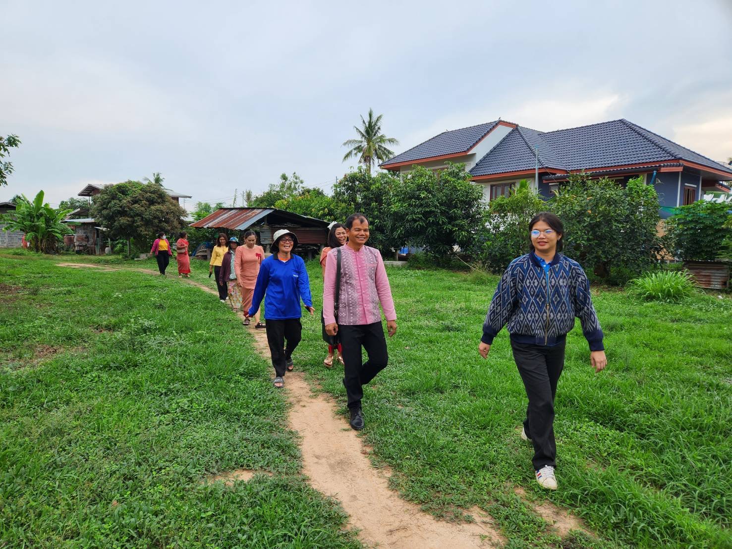 พช.บุรีรัมย์🔆 การติดตาม และสนับสนุน การขับเคลื่อนกิจกรรมตามยุทธศาสตร์กรมการพัฒนาชุมชน ประจำปี 2568 และสนับสนุนการดำเนินงานกองทุนพัฒนาบทบาทสตรี อำเภอกระสัง
