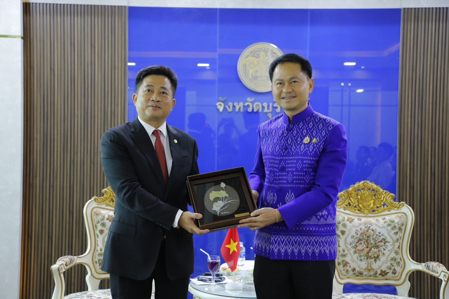 🔆พจ.บุรีรัมย์🔆 ร่วมต้อนรับกงสุลใหญ่สาธารณรัฐสังคมนิยมเวียดนามประจําจังหวัดขอนแก่น และคณะ