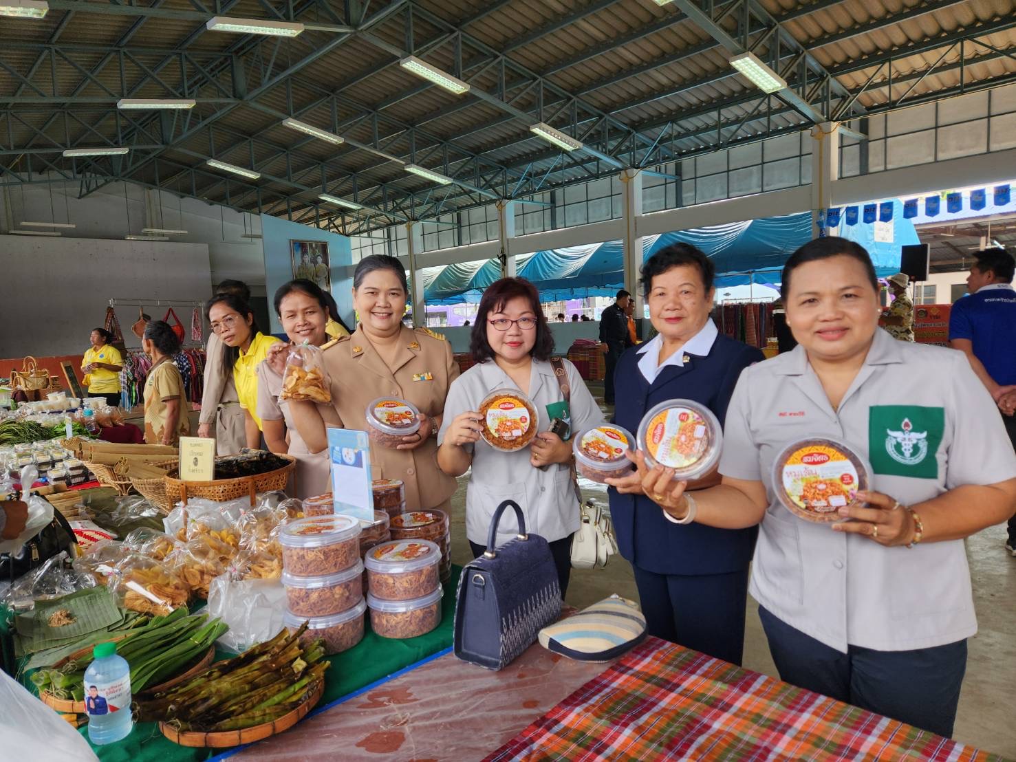 🔆พช.บุรีรัมย์🔆 ร่วมกิจกรรมหน่วยแพทย์อาสา สมเด็จพระศรีนครินทราบรมราชชนนี (พอ.สว.) ครั้งที่ 8 และโครงการ “บำบัดทุกข์ บำรุงสุข วิถีใหม่ สร้างรอยยิ้มให้ประชาชน” ประจำเดือนพฤษภาคม 2568