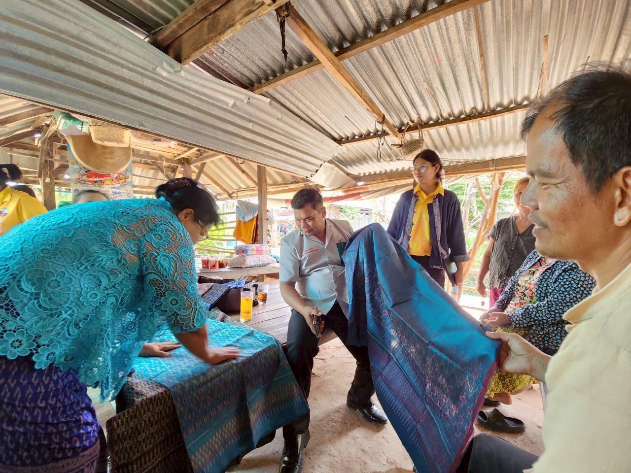 🔆พช.บุรีรัมย์ 🔆 ลงพื้นที่ติดตาม และสนับสนุนการดำเนินกิจกรรม/โครงการ ตามยุทศาสตร์กรมการพัฒนาชุมชน ประจำปีงบประมาณ พ.ศ. 2568 และการขับเคลื่อนงานกองทุนพัฒนาบทบาทสตรี อำเภอพลับพลาชัย จังหวัดบุรีรัมย์