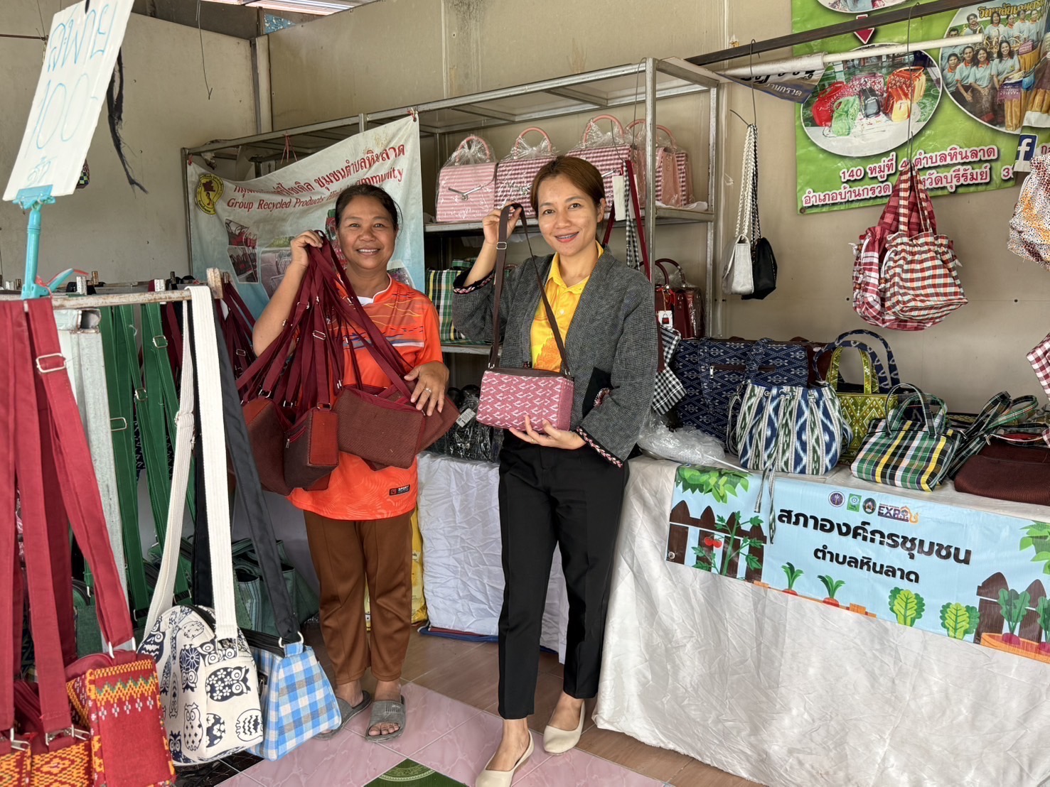 🔆พช.บุรีรัมย์ 🔆 ลงพื้นที่ติดตาม และสนับสนุนการดำเนินกิจกรรม/โครงการ ตามยุทศาสตร์กรมการพัฒนาชุมชน ประจำปีงบประมาณ พ.ศ.2568 และการขับเคลื่อนงานกองทุนพัฒนาบทบาทสตรีอำเภอบ้านกรวด และอำเภอประโคนชัย
