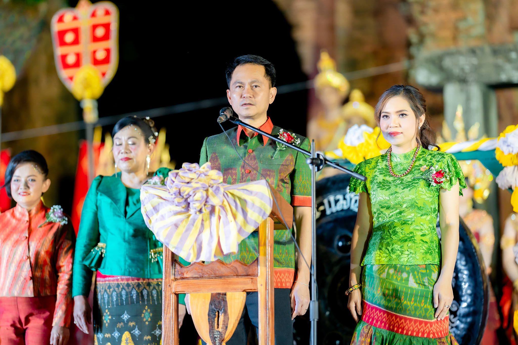 🔆พช.บุรีรัมย์🔆ร่วมพิธีเปิดโครงการส่งเสริม soft power ด้านการท่องเที่ยว ให้เกิดการขับเคลื่อนระดับพื้นที่จังหวัดบุรีรัมย์ และกิจกรรมแสดงแบบผ้าไหม “สืบสานคุณค่าพัสตราศิลป์ ถิ่นปรางค์กู่” ณ ปรางค์กู่สวนแตง อำเภอบ้านใหม่ไชยพจน์ จังหวัดบุรีรัมย์