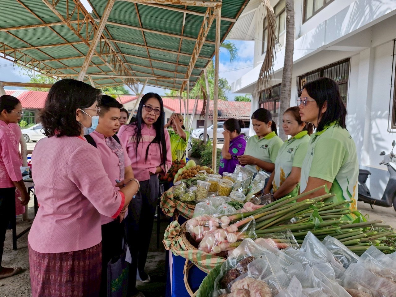 🔆พช.บุรีรัมย์🔆 ลุยพื้นที่!!!คัดเลือกกิจกรรมคนกองทุนพัฒนาบทบาทสตรีดีเด่นระดับจังหวัดตามโครงการเชิดชูเกียรติคนกองทุนพัฒนาบทบาทสตรี ประจำปี 2568 ในระดับกลุ่มอำเภอ (กลุ่มอำเภอที่ 3 อำเภอนางรอง โนนสุวรรณ หนองกี่ ลำปลายมาศ ชำนิ และหนองหงส์)