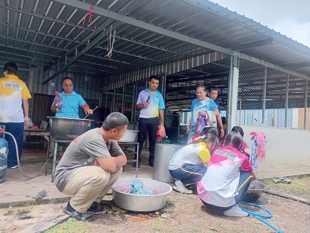 🔆พช.บุรีรัมย์🔆 “จบหลักสูตร” การดำเนินโครงการการพัฒนานวัตกรรมการผลิตและการจำหน่ายผลิตภัณฑ์ไหม กลุ่มจังหวัดนครชัยบุรินทร์แบบครบวงจร กิจกรรมย่อยที่ 2 สืบสานอัตลักษณ์ภูมิปัญญาการผลิตไหมแก่เยาวชนรุ่นใหม่ (Young OTOP) และการเป็นผู้ประกอบการรุ่นใหม่ วันสุดท้าย