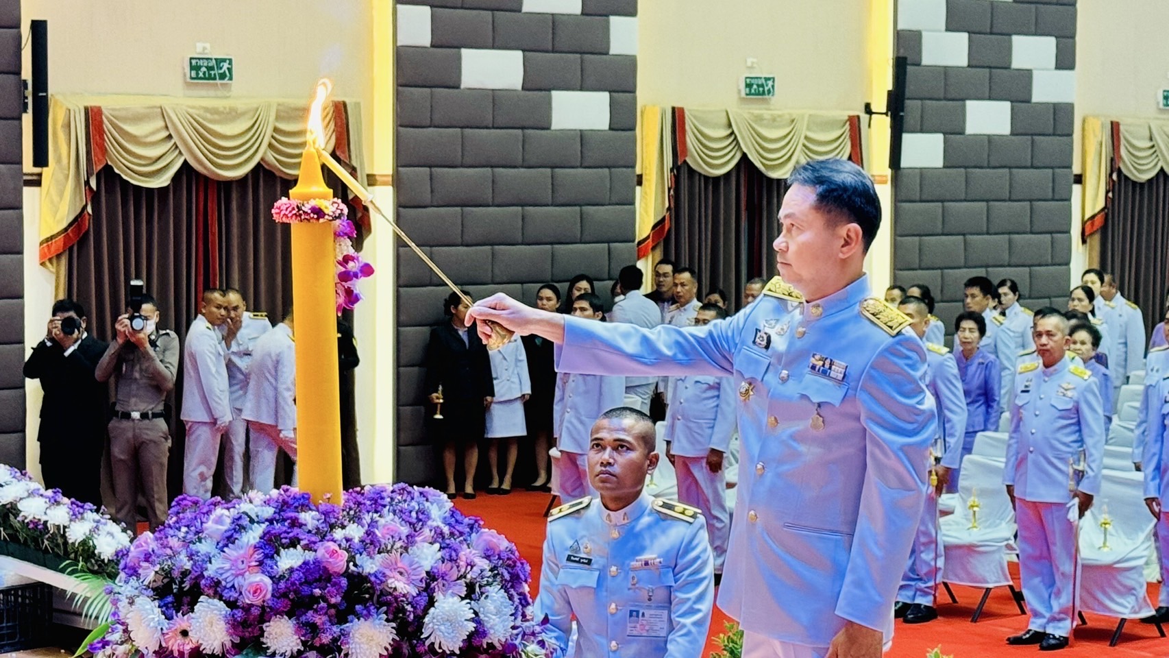 🔆พช.บุรีรัมย์🔆ร่วมพิธีถวายเครื่องราชสักการะและวางพานพุ่ม และพิธีจุดเทียนถวายพระพรชัยมงคล เพื่อเฉลิมพระเกียรติสมเด็จพระนางเจ้า ฯ พระบรมราชินี เนื่องในโอกาสวันเฉลิมพระชนมพรรษา 3 มิถุนายน 2568 จังหวัดบุรีรัมย์