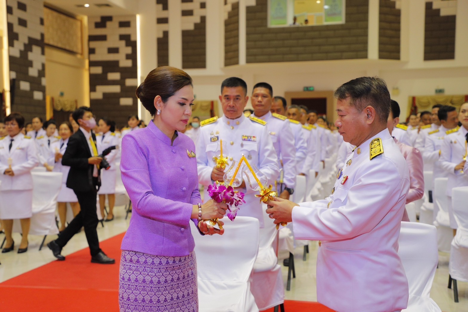🔆พช.บุรีรัมย์🔆ร่วมพิธีถวายเครื่องราชสักการะและวางพานพุ่ม และพิธีจุดเทียนถวายพระพรชัยมงคล เพื่อเฉลิมพระเกียรติสมเด็จพระนางเจ้า ฯ พระบรมราชินี เนื่องในโอกาสวันเฉลิมพระชนมพรรษา 3 มิถุนายน 2568 จังหวัดบุรีรัมย์