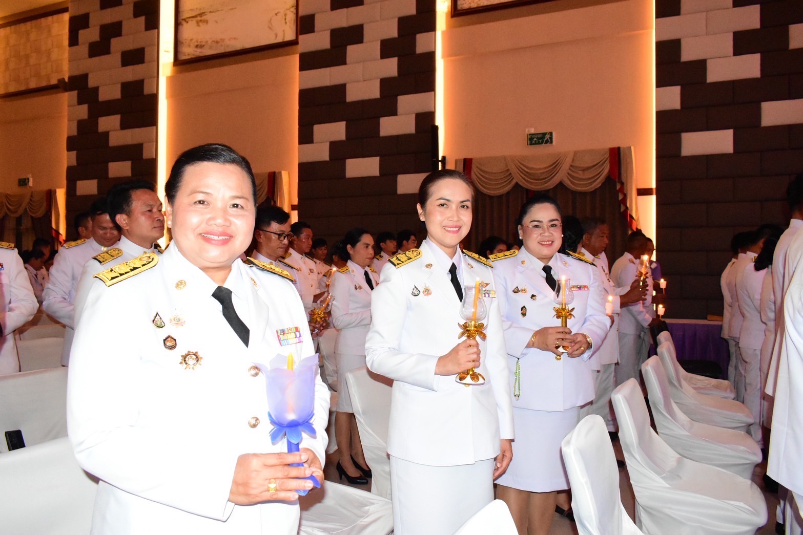 🔆พช.บุรีรัมย์🔆ร่วมพิธีถวายเครื่องราชสักการะและวางพานพุ่ม และพิธีจุดเทียนถวายพระพรชัยมงคล เพื่อเฉลิมพระเกียรติสมเด็จพระนางเจ้า ฯ พระบรมราชินี เนื่องในโอกาสวันเฉลิมพระชนมพรรษา 3 มิถุนายน 2568 จังหวัดบุรีรัมย์