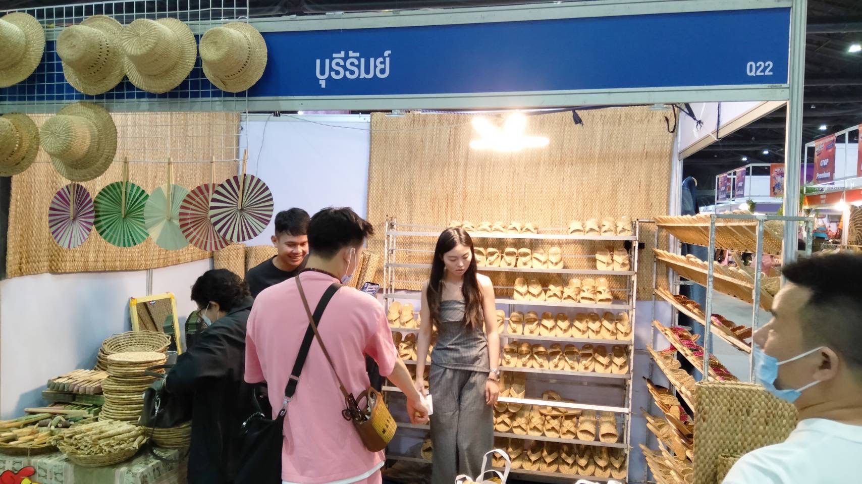 🔆พช.บุรีรัมย์🔆 เริ่มแล้ว!!! “OTOP Midyear 2025 ทันโลก ทันสมัย เศรษฐกิจไทยยั่งยืน” นำทัพผู้ประกอบการOTOPร่วมจัดแสดงและจำหน่ายสินค้าOTOP